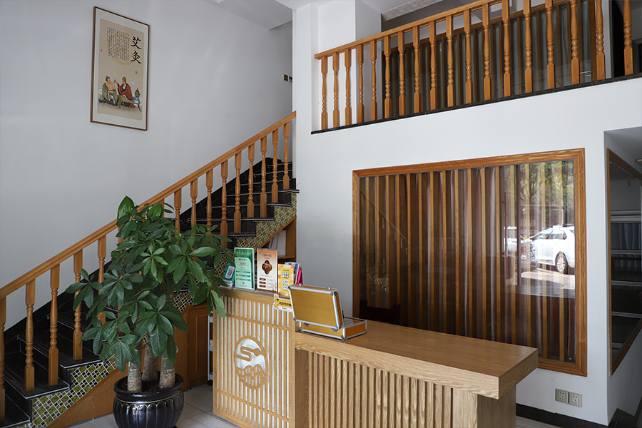 從人工到智能：艾灸館的運營成本對比