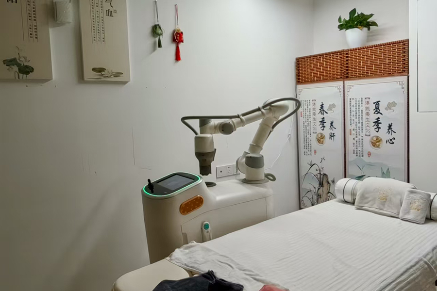 0經(jīng)驗(yàn)開艾灸館？艾灸機(jī)器人全程智能操作，小白也能輕松創(chuàng)業(yè)