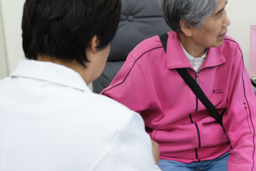 智能艾灸機(jī)器人進(jìn)駐養(yǎng)老院，中老年人康養(yǎng)多一份保證