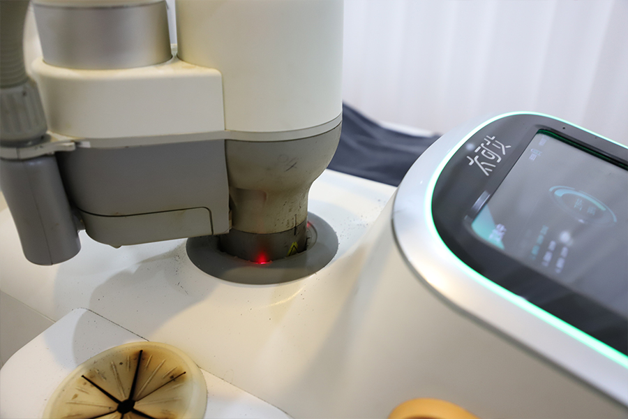 養(yǎng)老院艾灸設(shè)備如何防誤觸？適老化設(shè)計(jì)關(guān)鍵技術(shù)解析