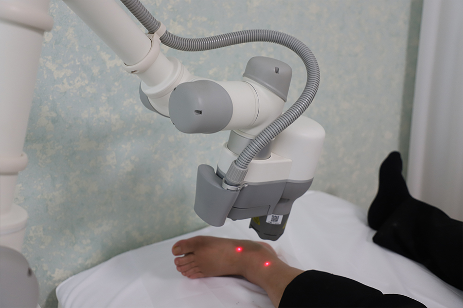 艾灸機(jī)器人是怎么實(shí)現(xiàn)無煙艾灸？揭秘智能設(shè)備的凈化原理