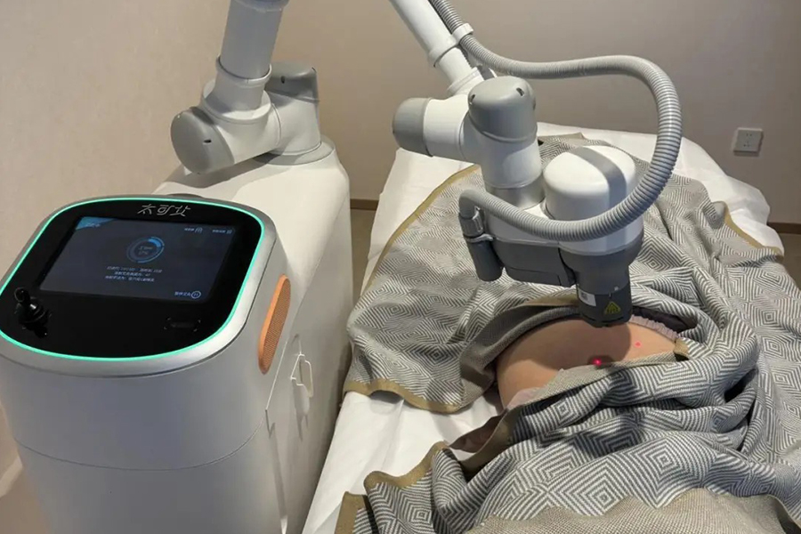 手工艾灸低效不穩(wěn)？智能機(jī)器人賦能艾灸店提專業(yè)度